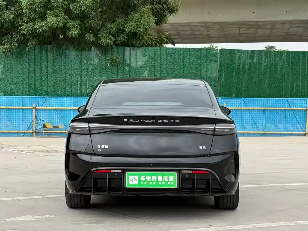 BYD Seal — фото 3