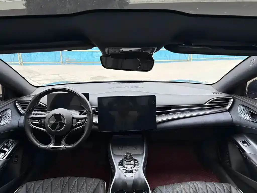 BYD Seal — фото 8