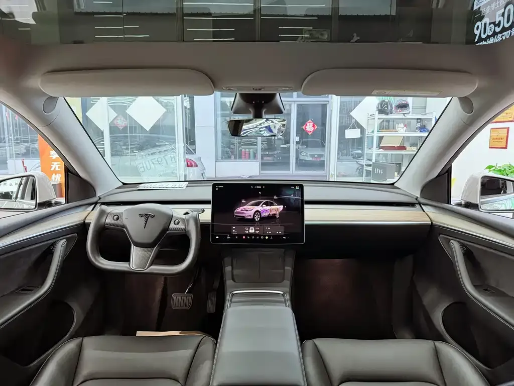 Tesla Model Y — фото 4