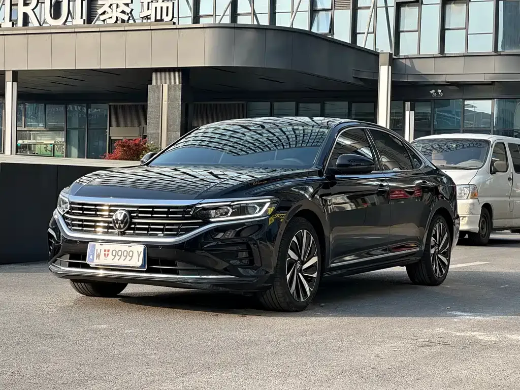 Volkswagen Passat — фото 1