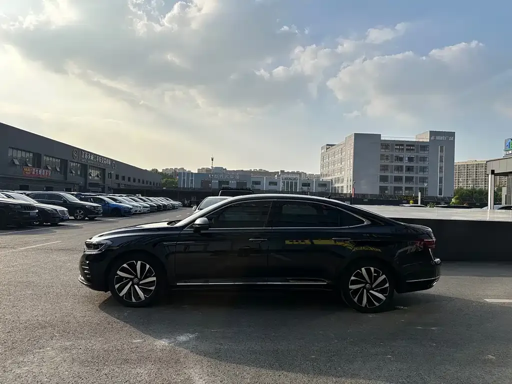 Volkswagen Passat — фото 8