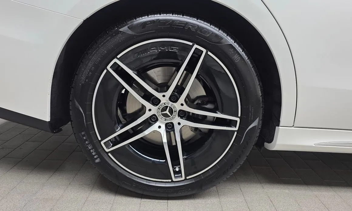Mercedes-Benz E-Class 2025 из KR, фото 9