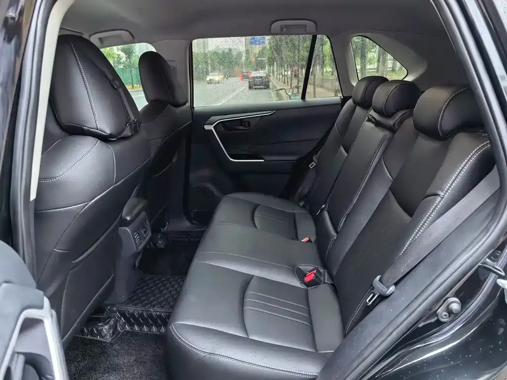 Toyota RAV4 2025 из CN, фото 8