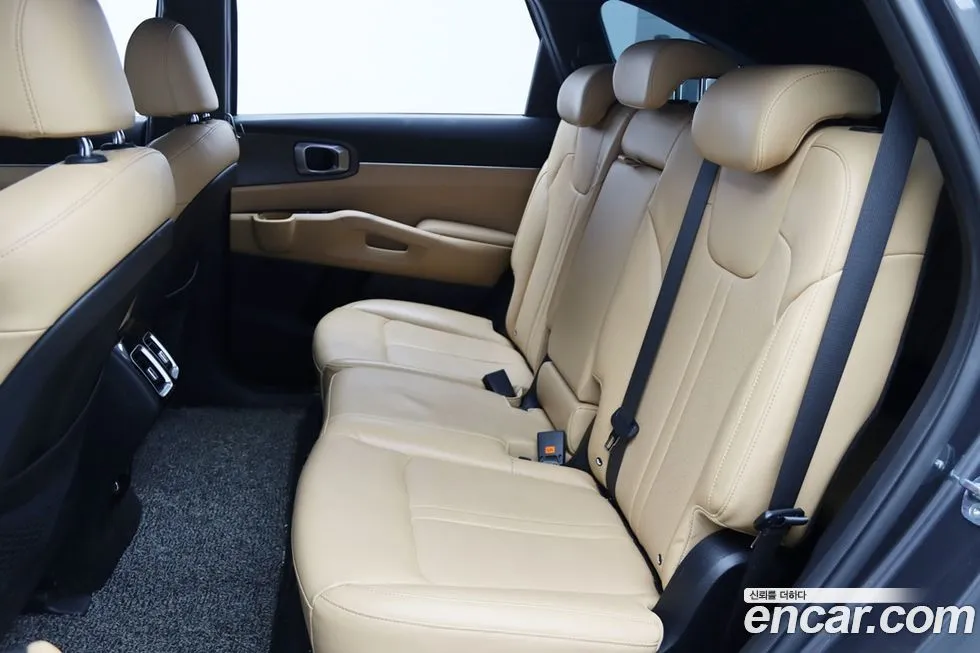 Kia Sorento — фото 5