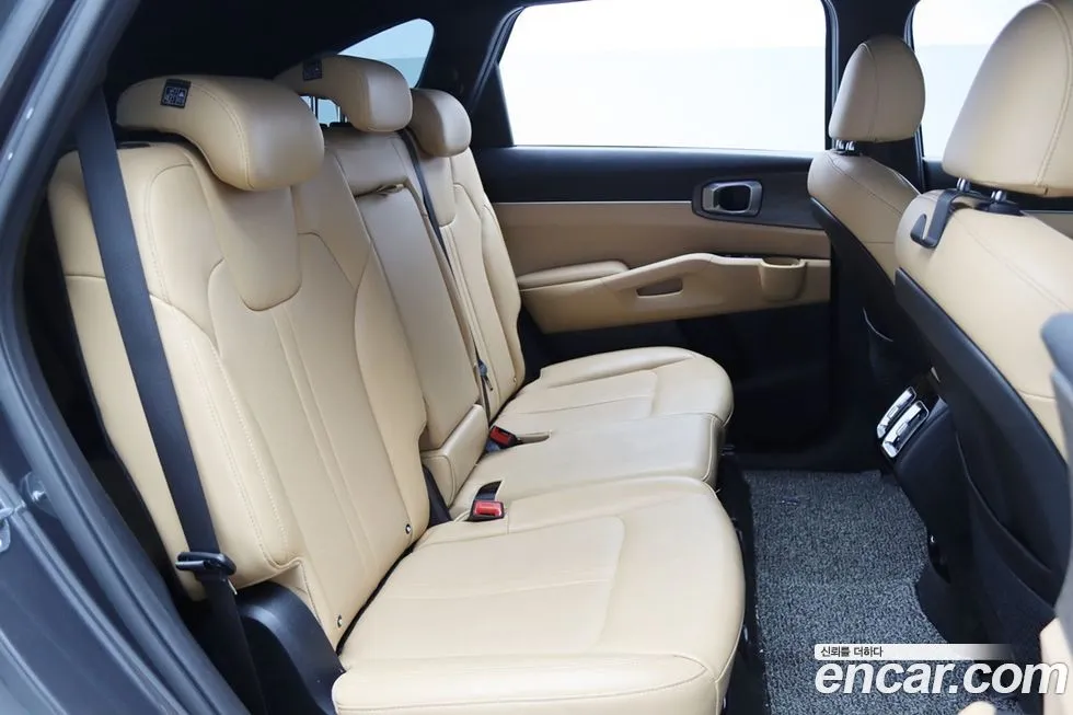 Kia Sorento — фото 4