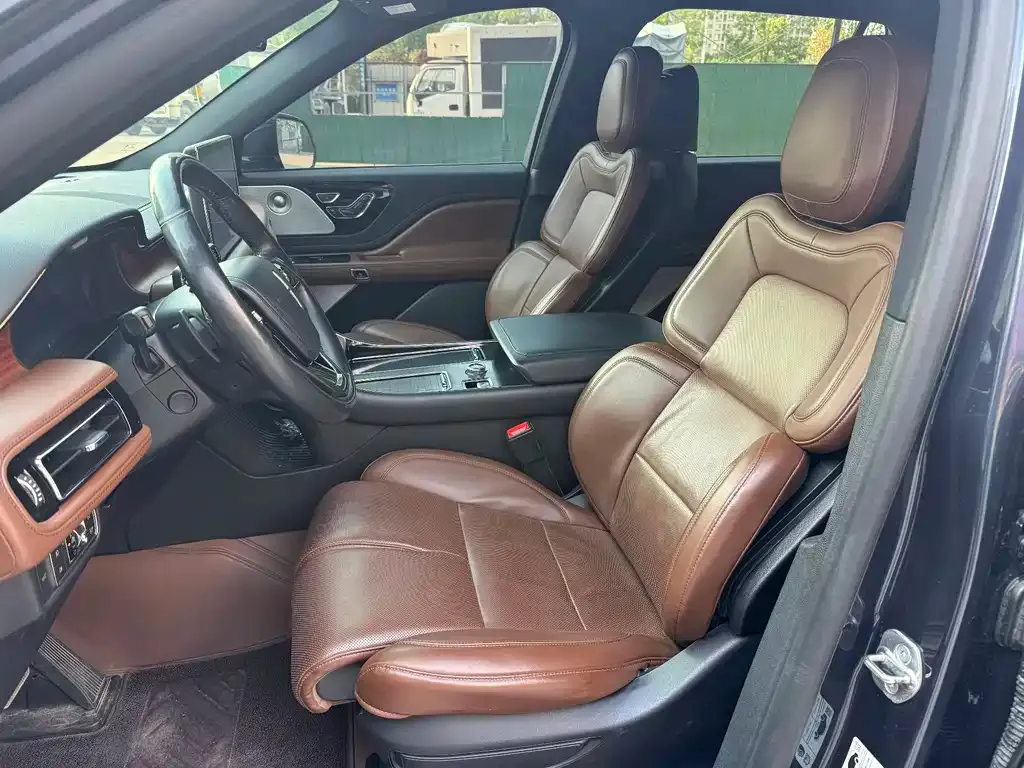 Lincoln Aviator 2021 из CN, фото 3