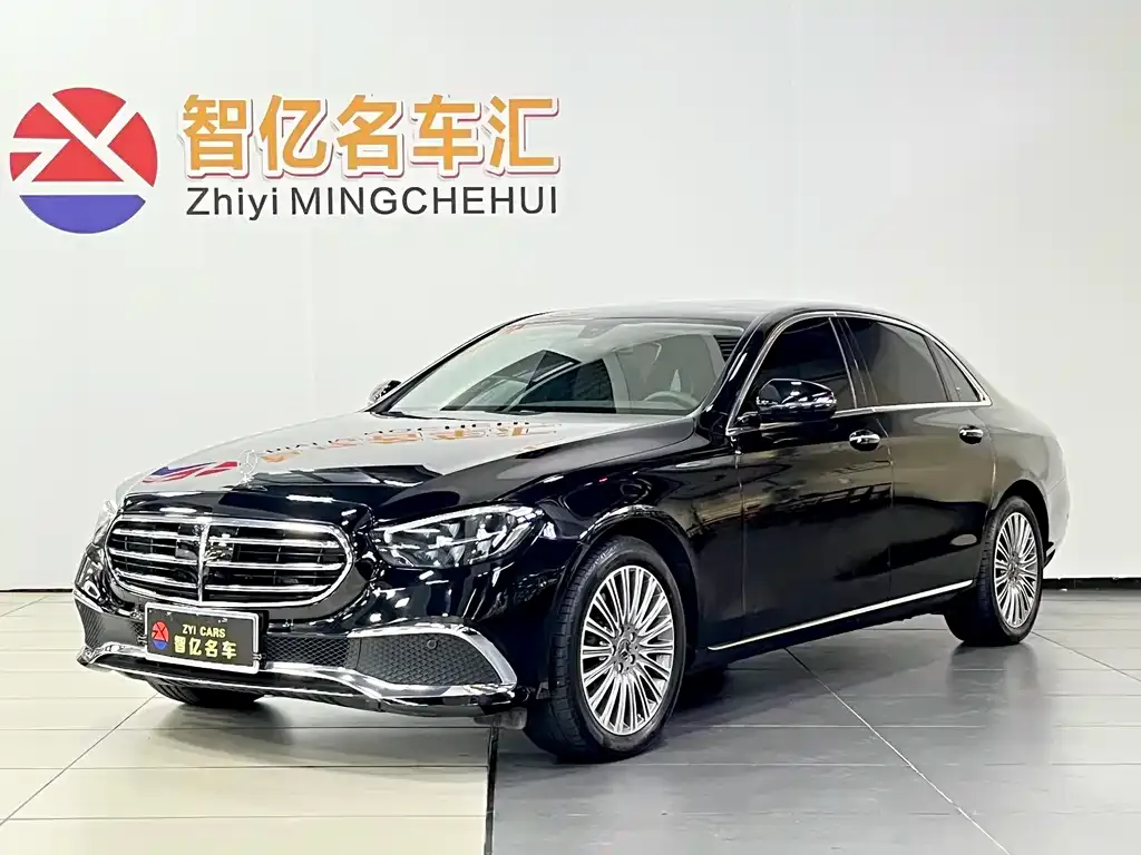 Mercedes-Benz E-Class — фото 1