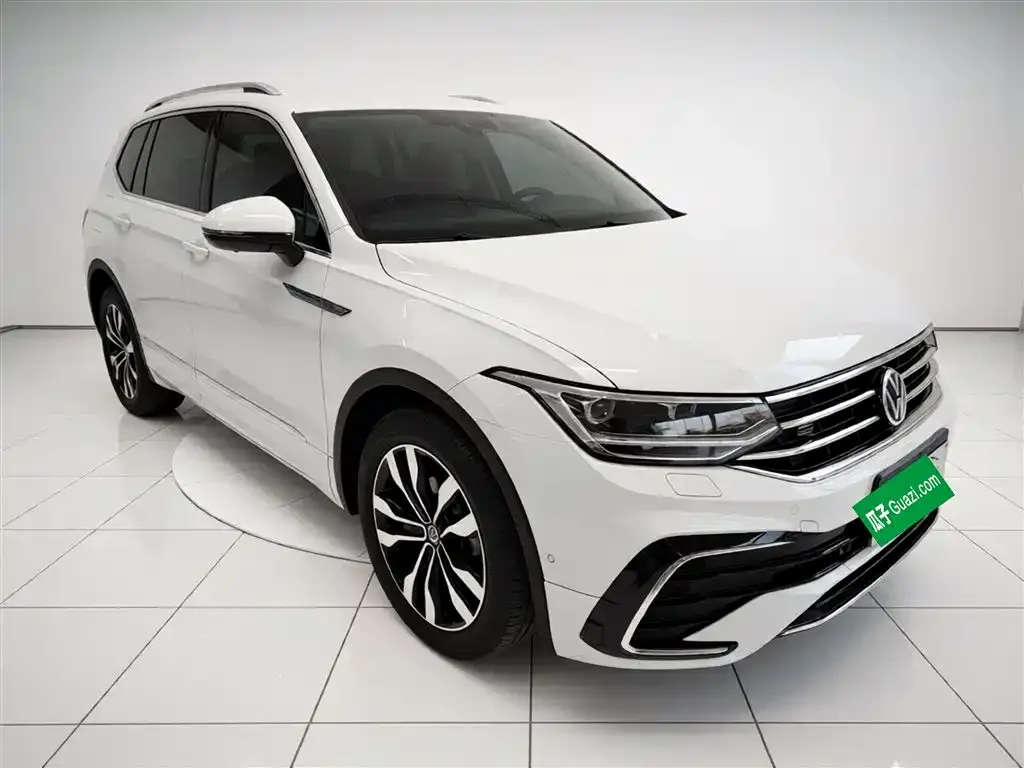 Volkswagen Tiguan L — фото 4