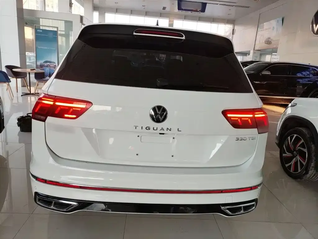 Volkswagen Tiguan L — фото 8