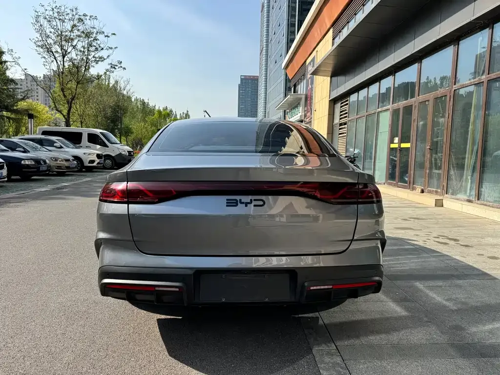 BYD Qin L — фото 8