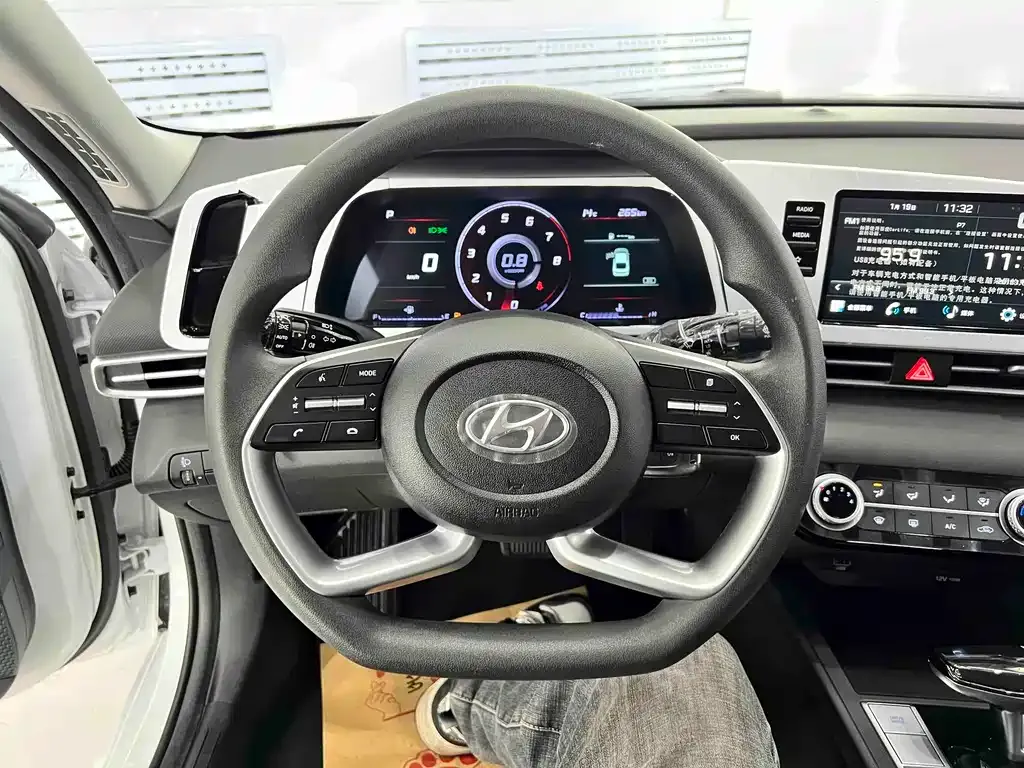 Hyundai Elantra 2024 из CN, фото 10