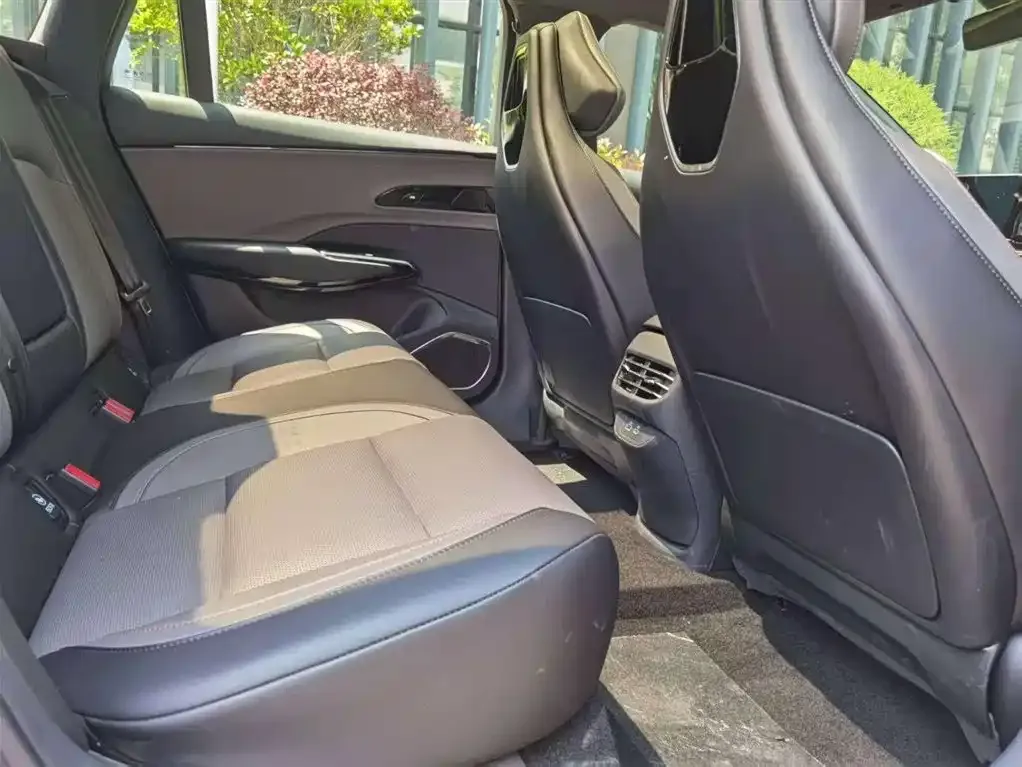 Hongqi EH7 2025 из CN, фото 9