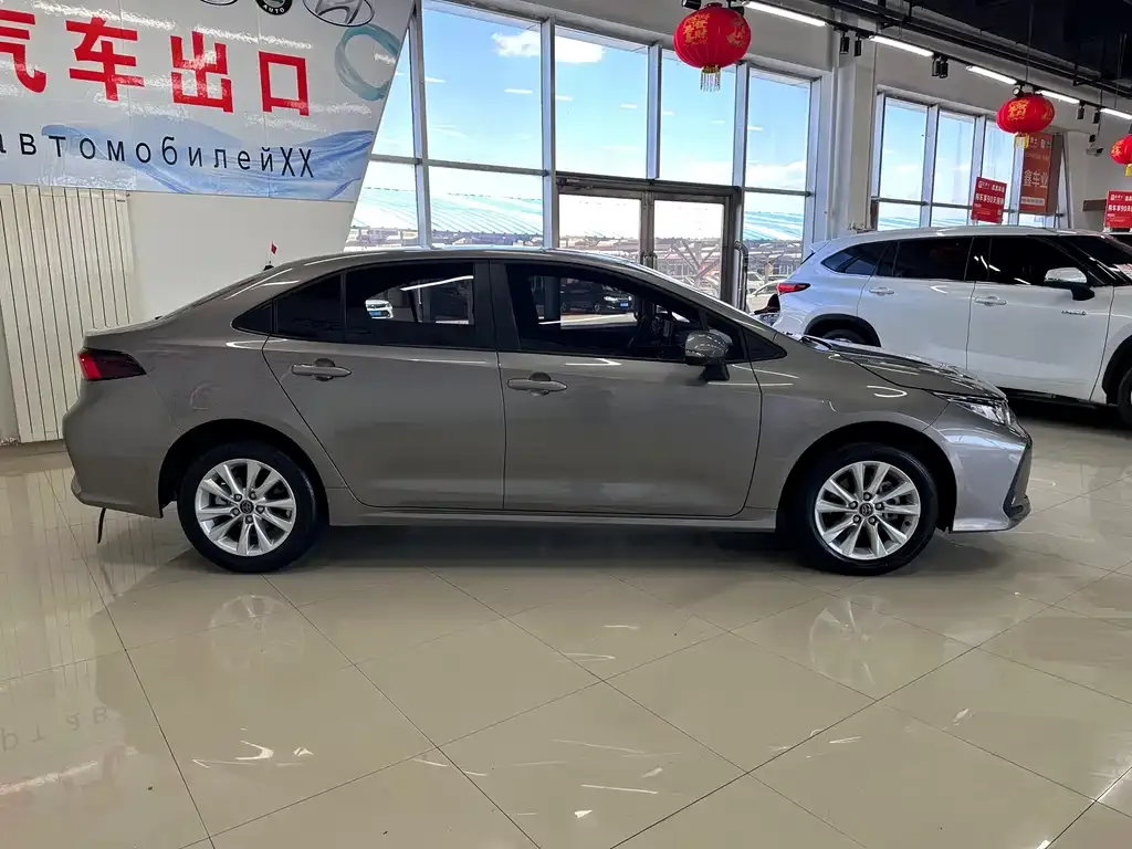 Toyota Corolla 2023 из CN, фото 3