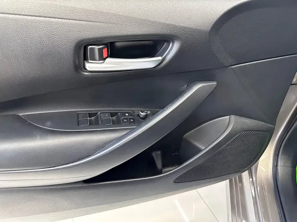 Toyota Corolla 2023 из CN, фото 10