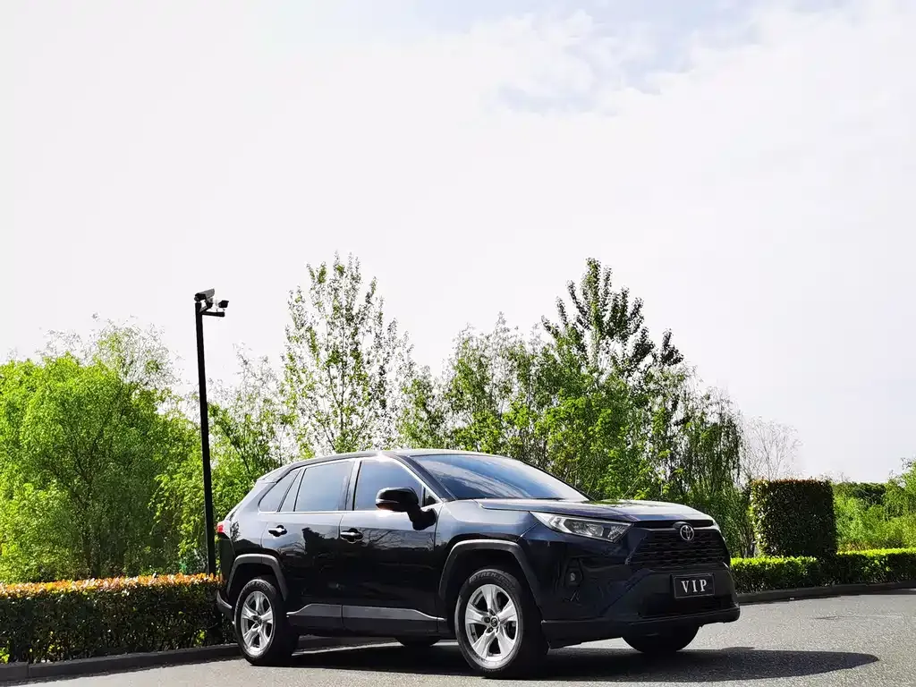 Toyota RAV4 2023 из CN, фото 10