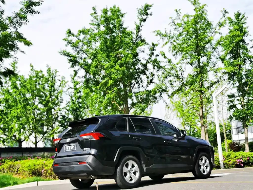 Toyota RAV4 2023 из CN, фото 8