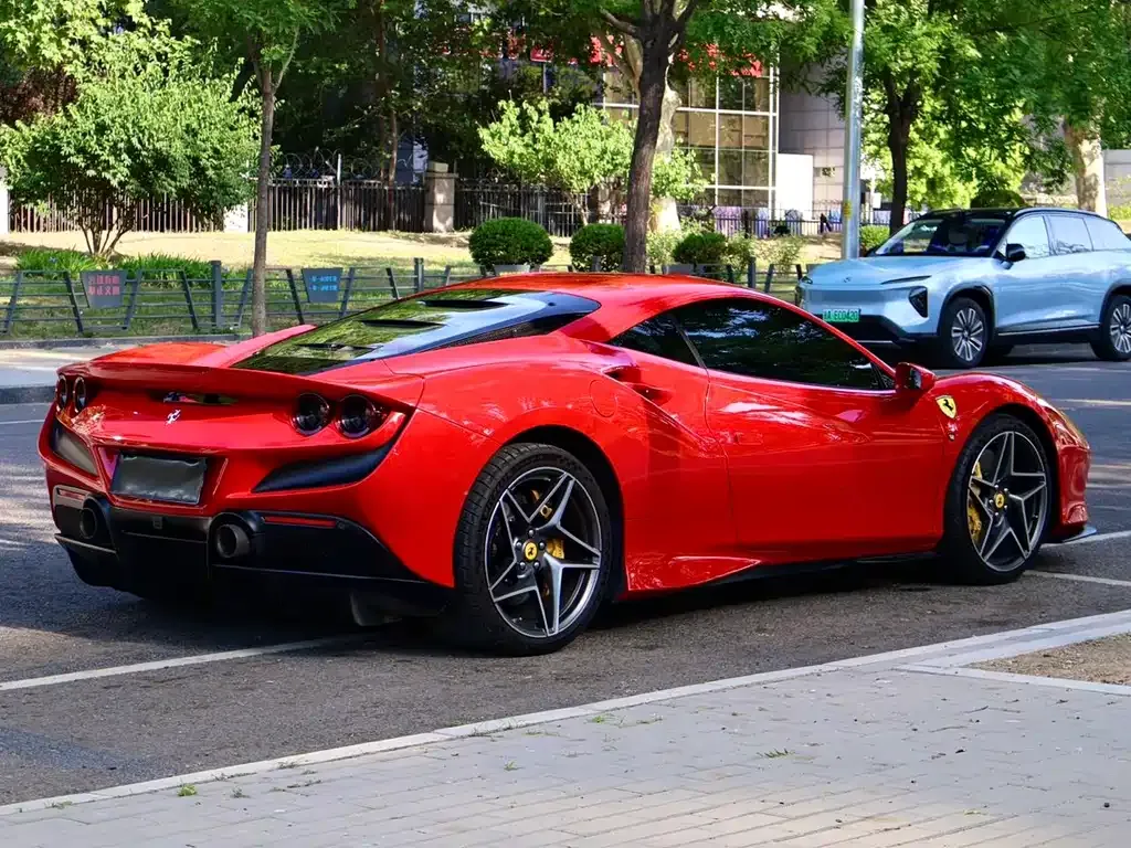 Ferrari F8 — фото 7