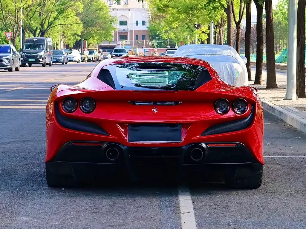 Ferrari F8 — фото 8