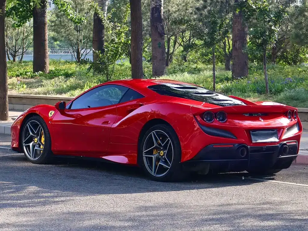 Ferrari F8 — фото 10