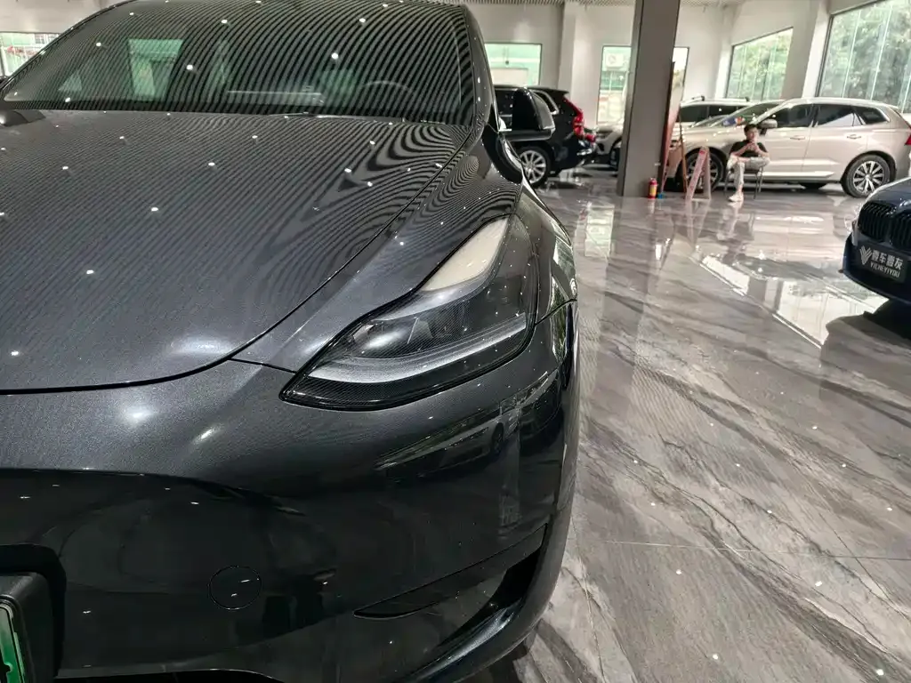 Tesla Model Y — фото 6