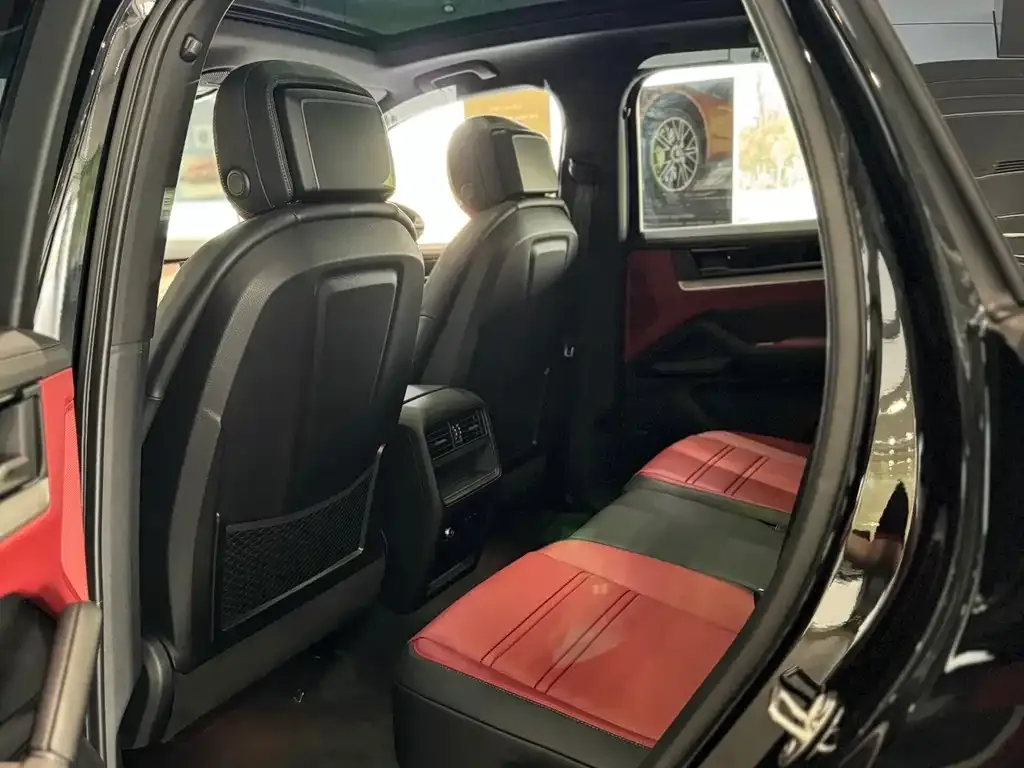 Porsche Cayenne 2025 из CN, фото 6