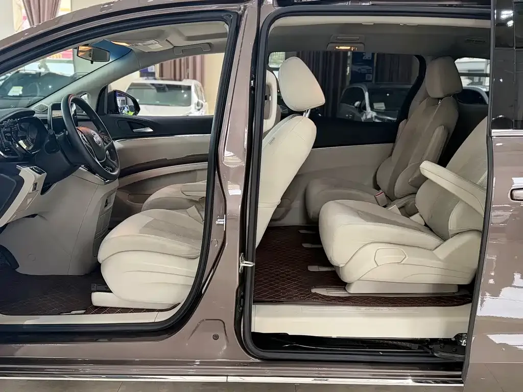 Buick GL8 2024 из CN, фото 8