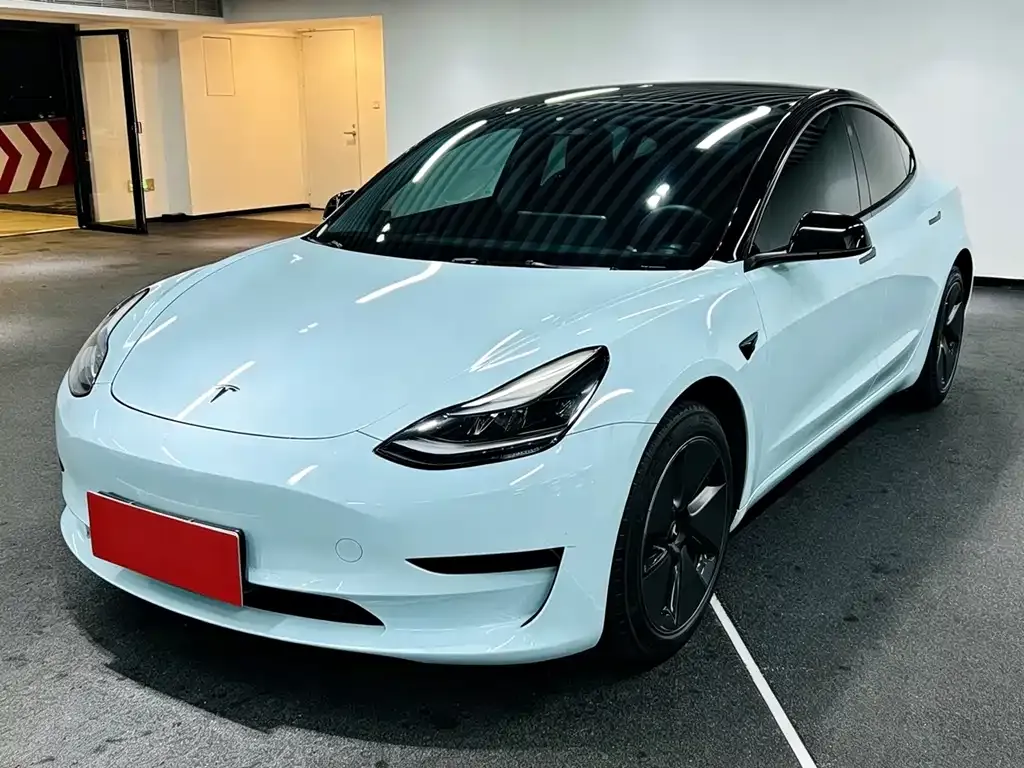 Tesla Model 3 — фото 1