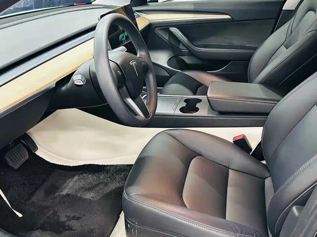 Tesla Model 3 — фото 8