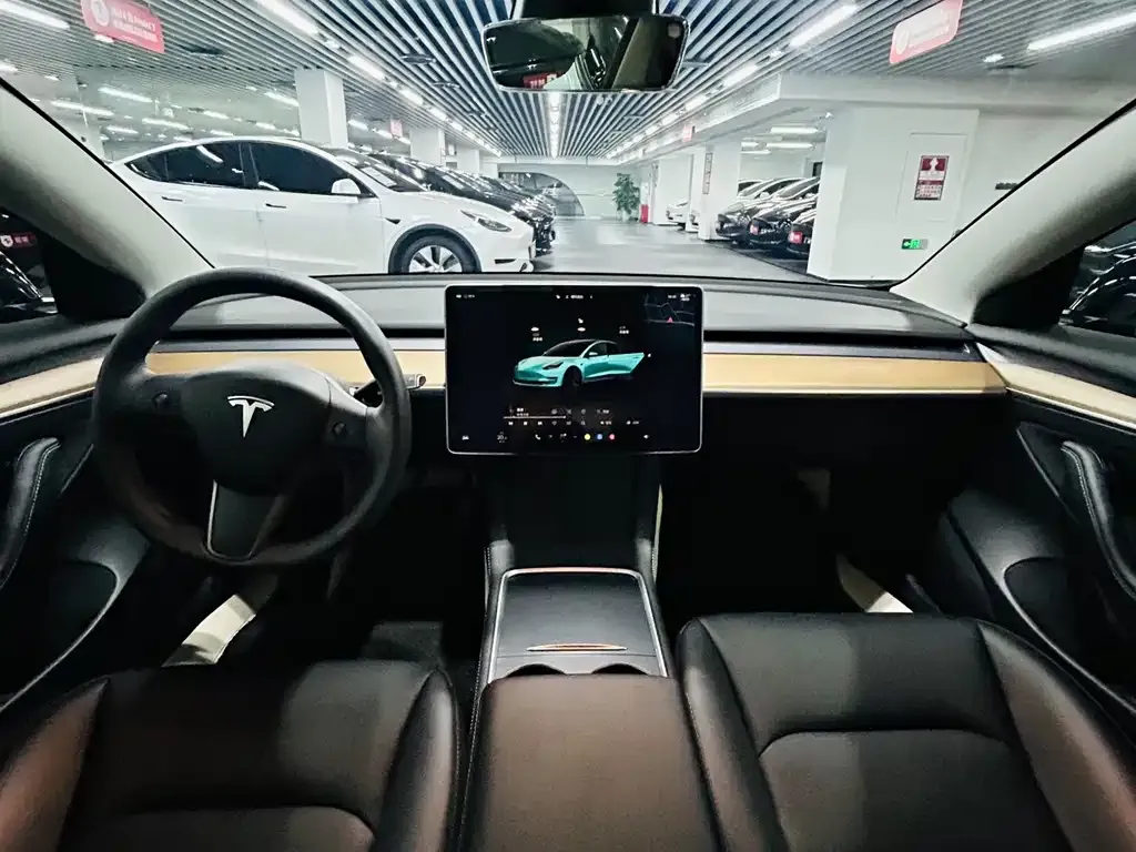 Tesla Model 3 — фото 4