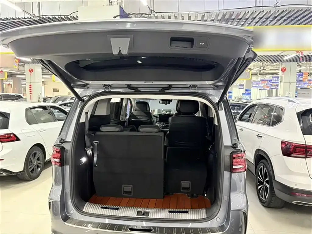 Roewe iMAX8 — фото 8