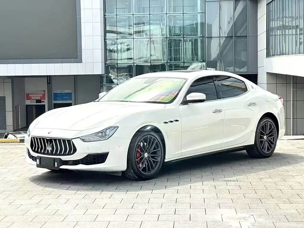 Maserati Ghibli — фото 1