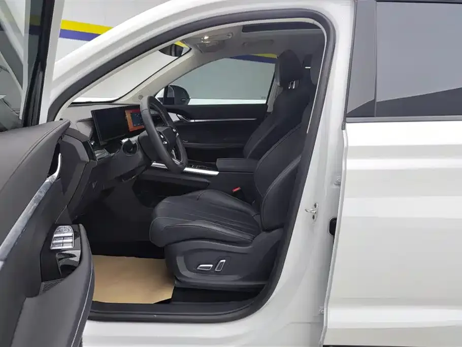 Roewe RX5 MAX 2023 из CN, фото 6
