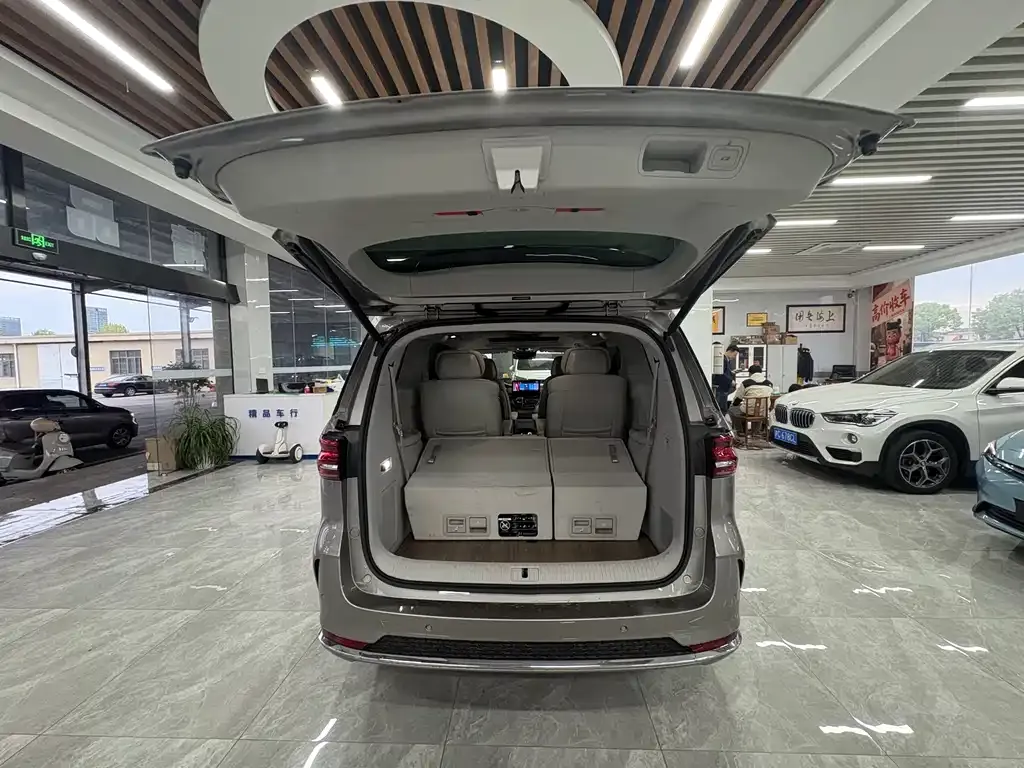 Roewe iMAX8 — фото 7