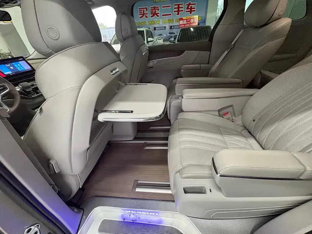 Roewe iMAX8 — фото 8