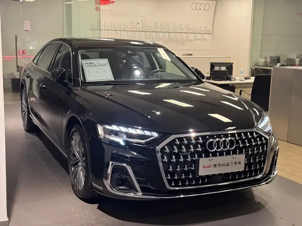 Audi A8 — фото 10