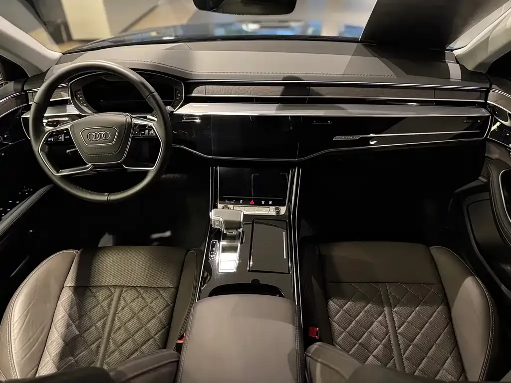Audi A8 — фото 3