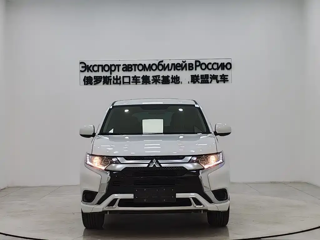 Mitsubishi Outlander — фото 6