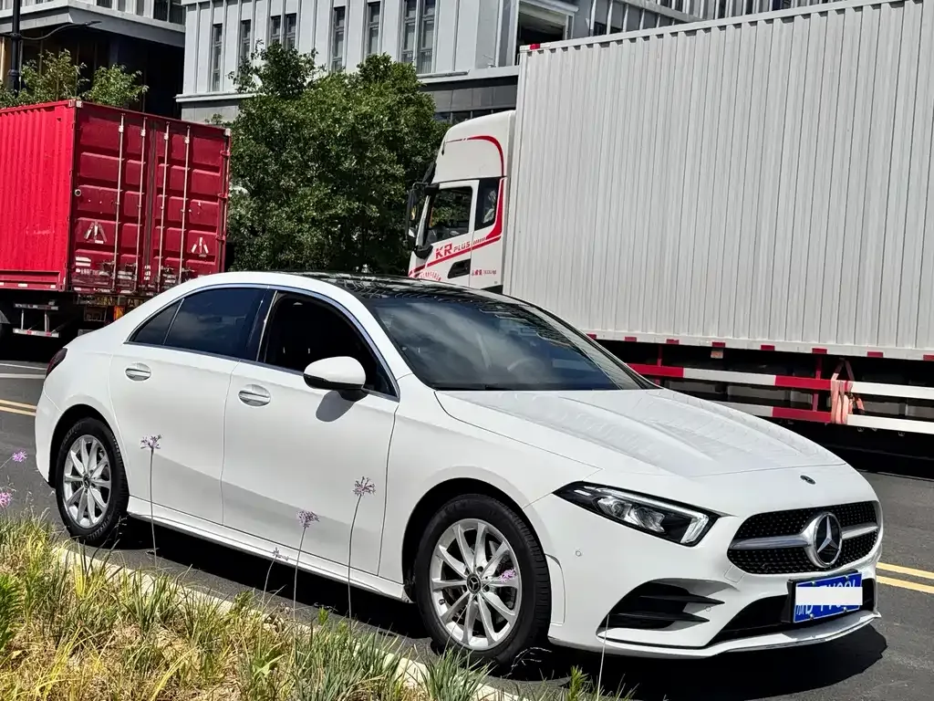 Mercedes-Benz A-Class — фото 9