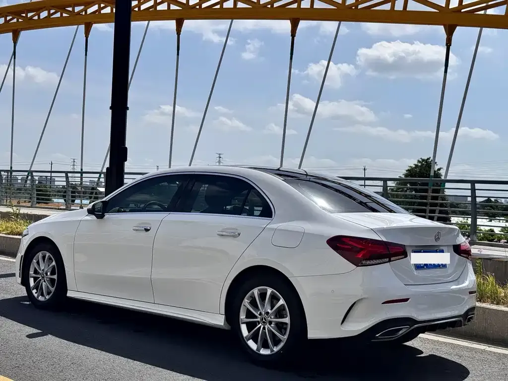 Mercedes-Benz A-Class — фото 10