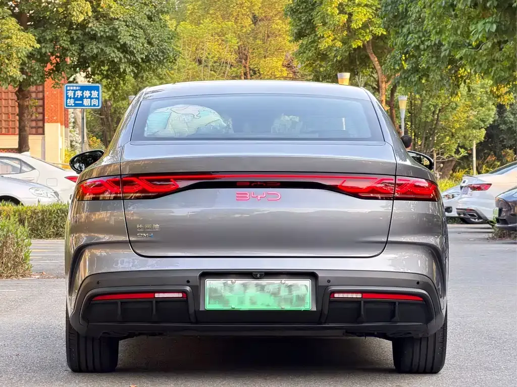 BYD Qin L — фото 6