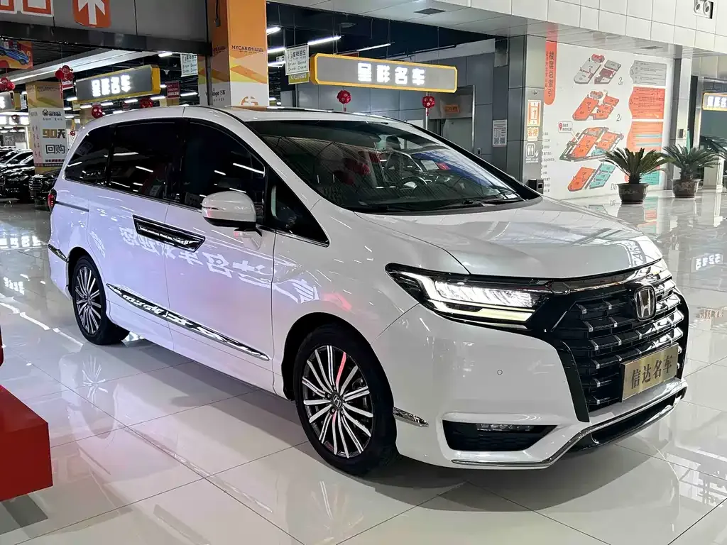 Honda Elysion 2023 из CN, фото 8
