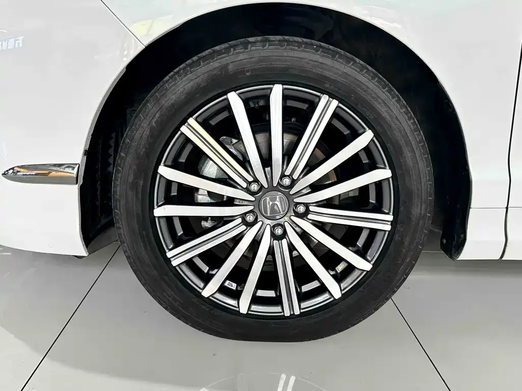 Honda Elysion 2023 из CN, фото 10
