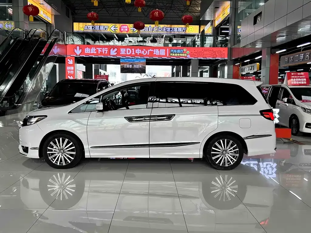 Honda Elysion 2023 из CN, фото 9