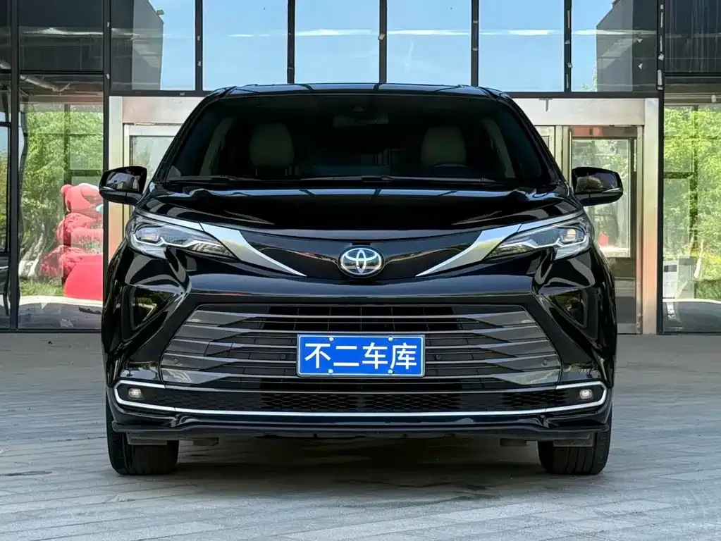 Toyota Sienna 2023 из CN, фото 5