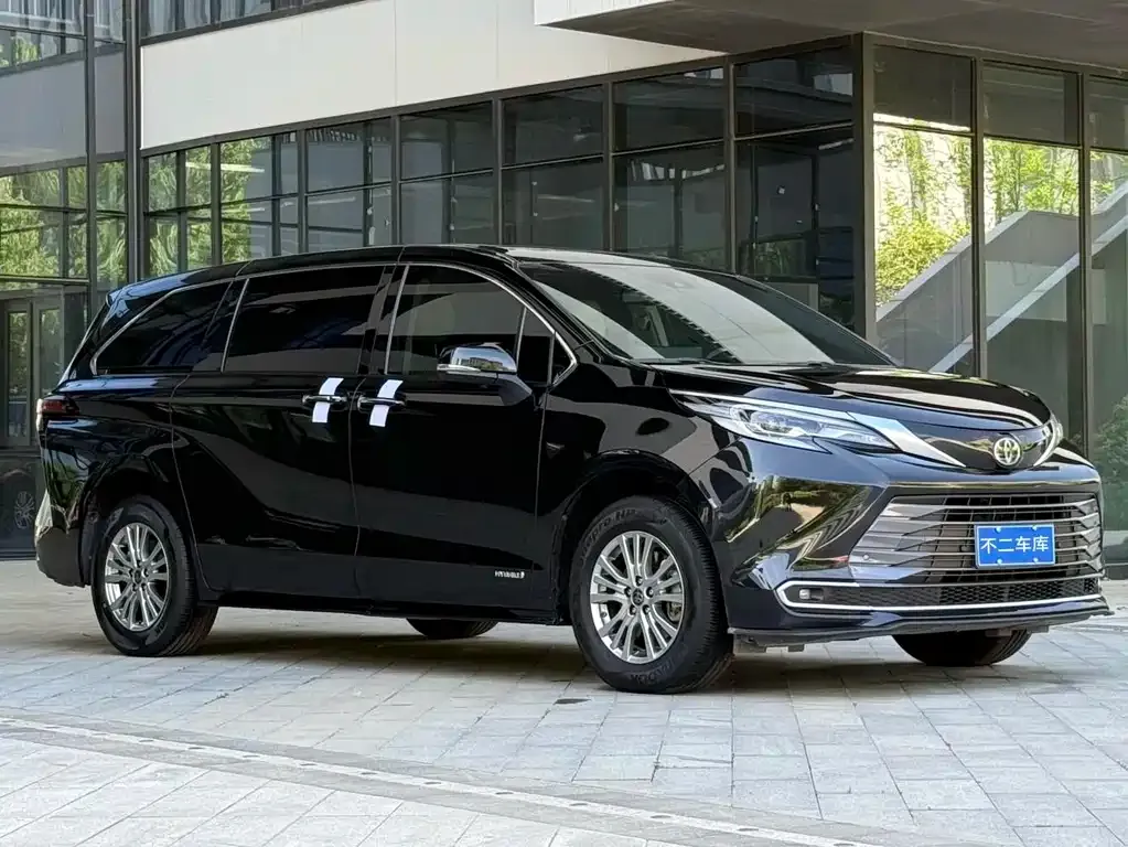 Toyota Sienna 2023 из CN, фото 7