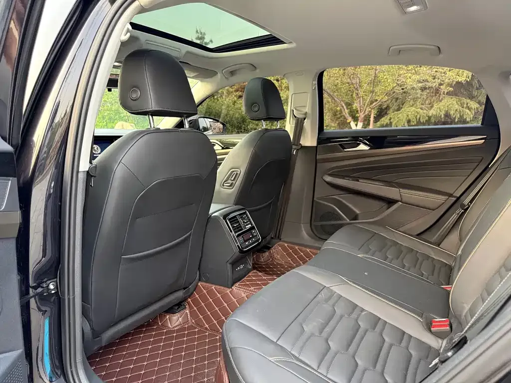 Volkswagen Passat 2021 из CN, фото 5