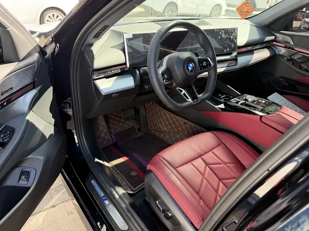 BMW 5 Series 2026 из CN, фото 10