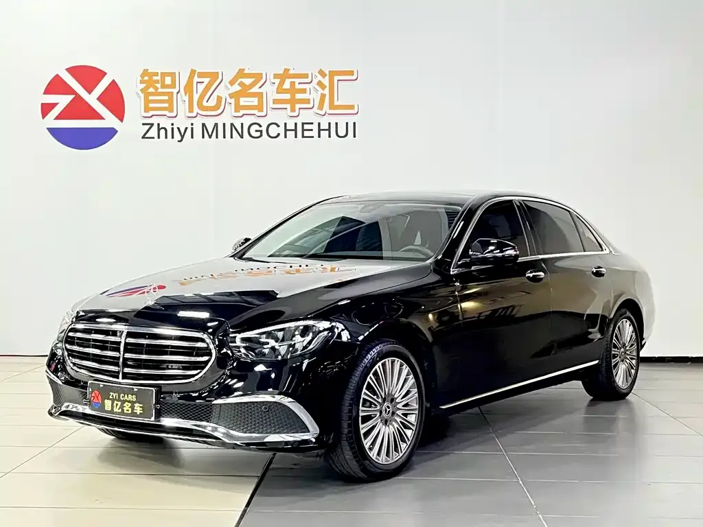 Mercedes-Benz E-Class — фото 1