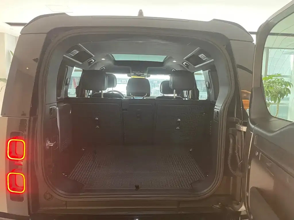 Land Rover Defender — фото 9