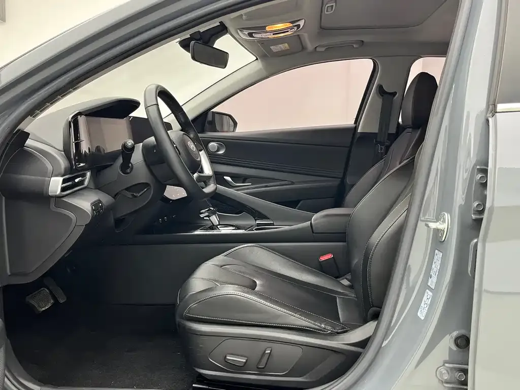 Hyundai Elantra 2022 из CN, фото 8